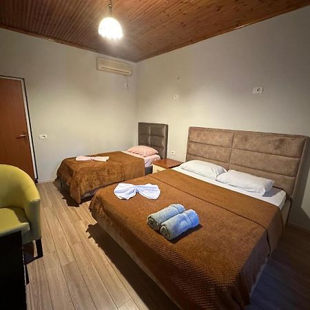 Eden Hostel Tirana Zewnętrze zdjęcie