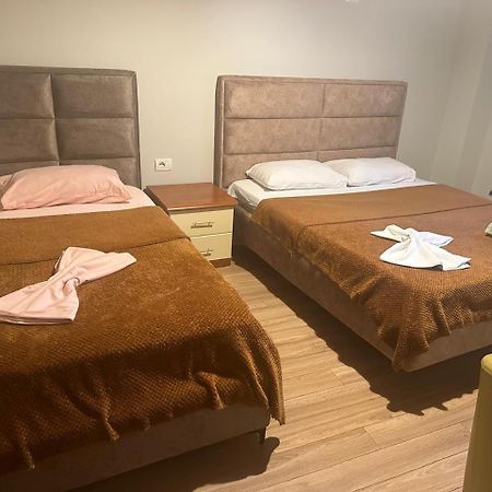 Eden Hostel Tirana Zewnętrze zdjęcie