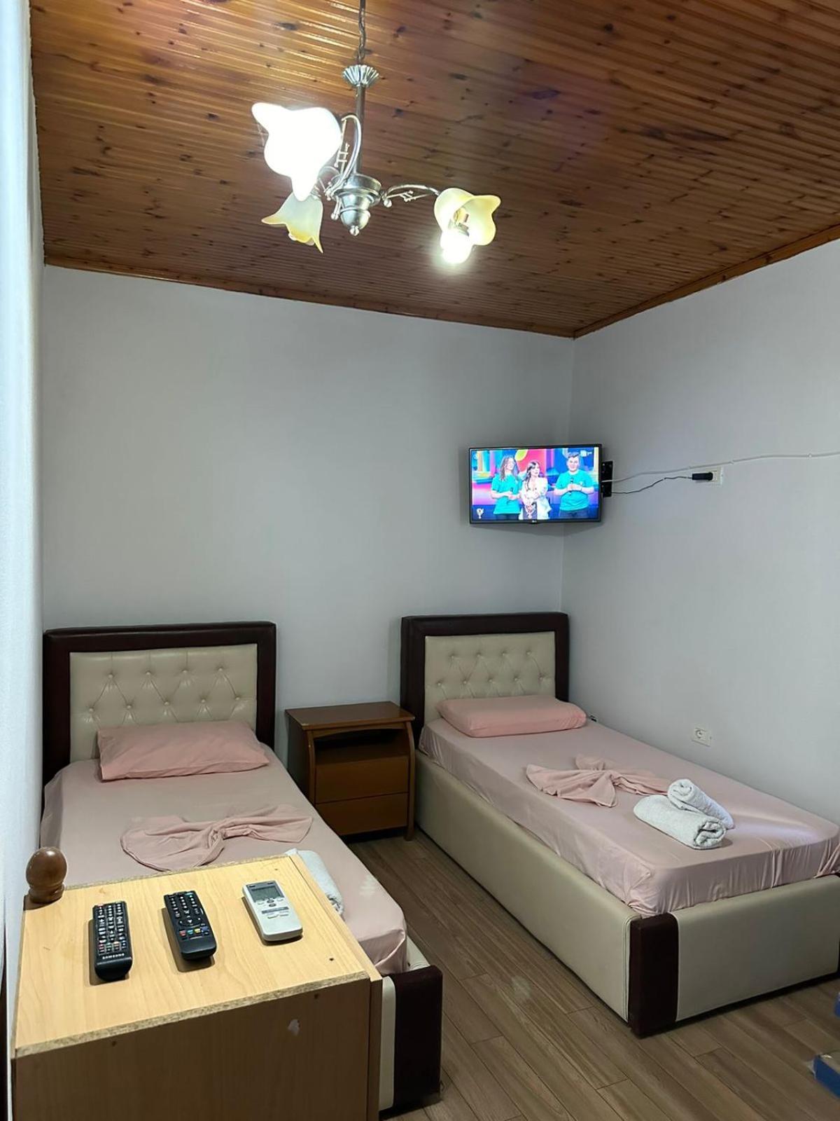 Eden Hostel Tirana Zewnętrze zdjęcie