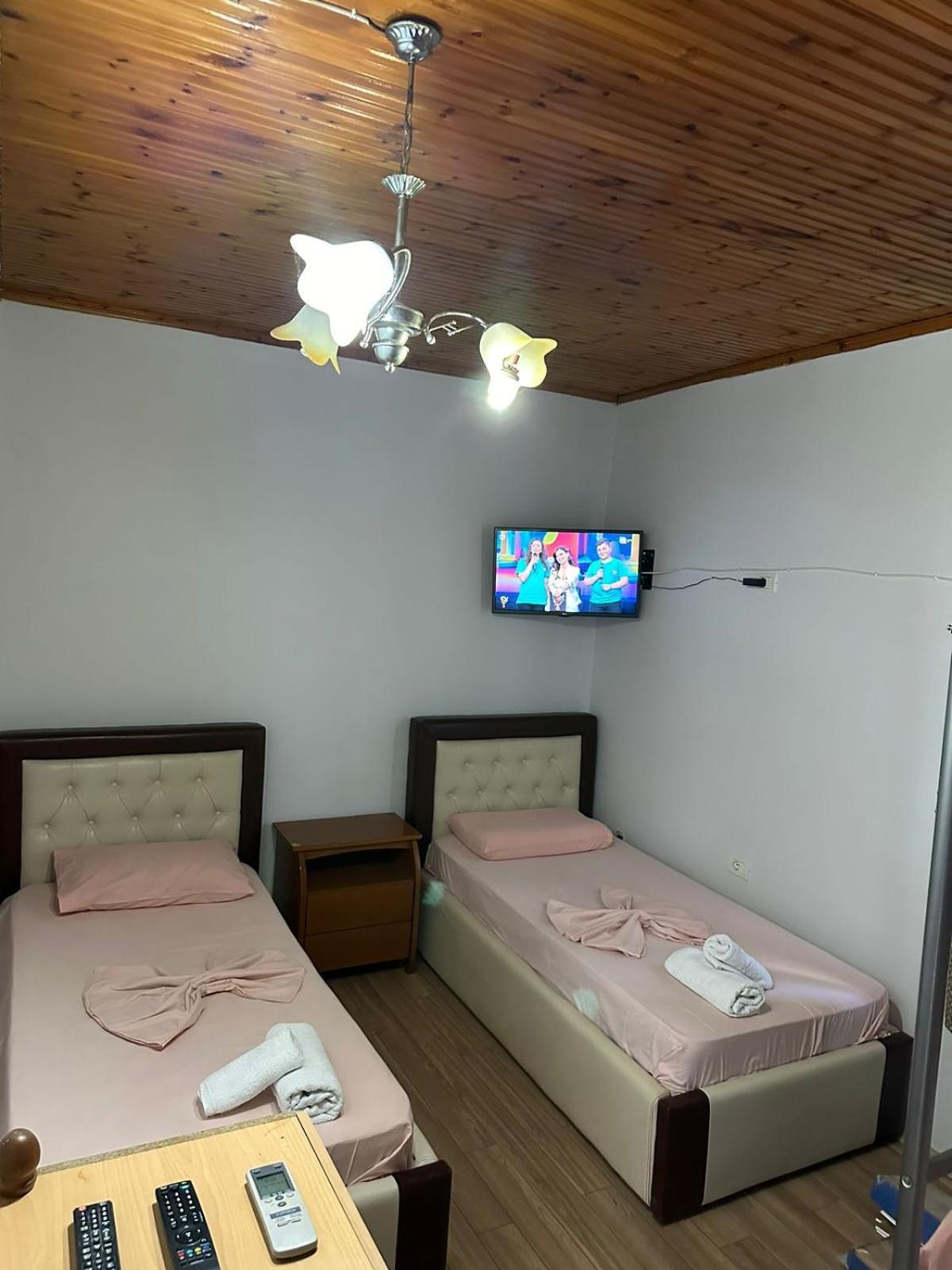 Eden Hostel Tirana Zewnętrze zdjęcie