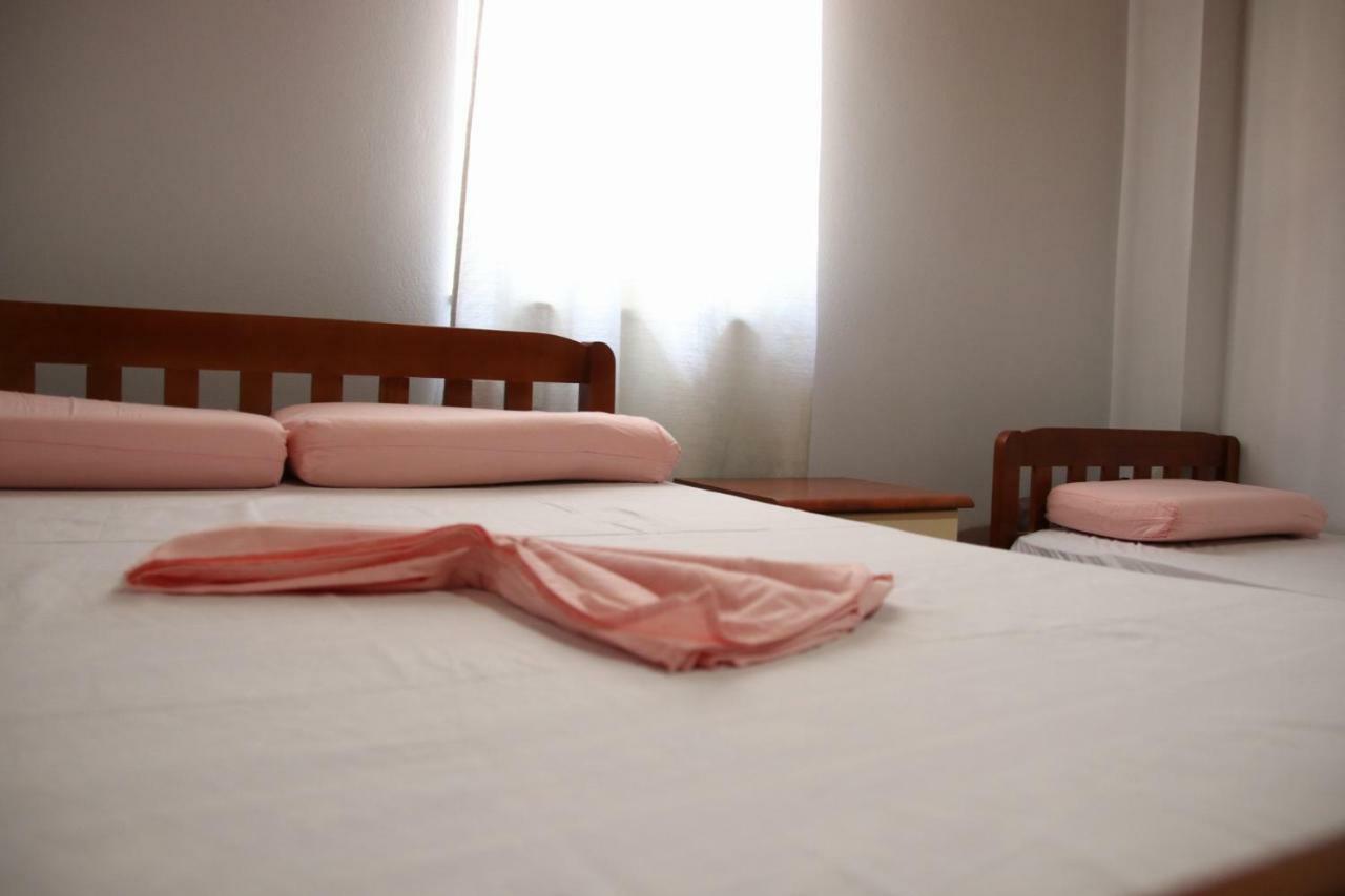 Eden Hostel Tirana Zewnętrze zdjęcie